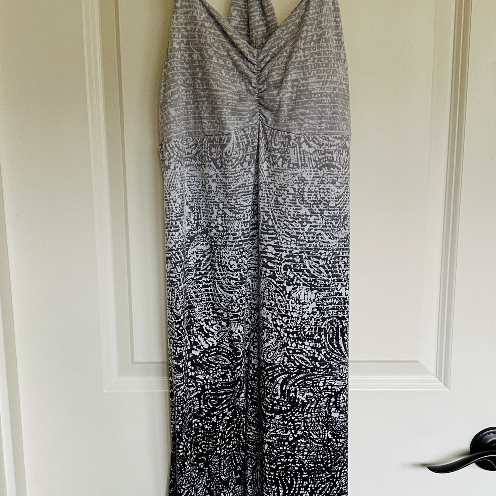 Dakini Women’s Gray‎ and Black Racerback Athletic Dress Size Small
